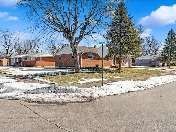 4th image of 704 Paula St