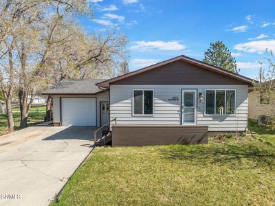 2002 8th Ave W, Williston, ND, 58801