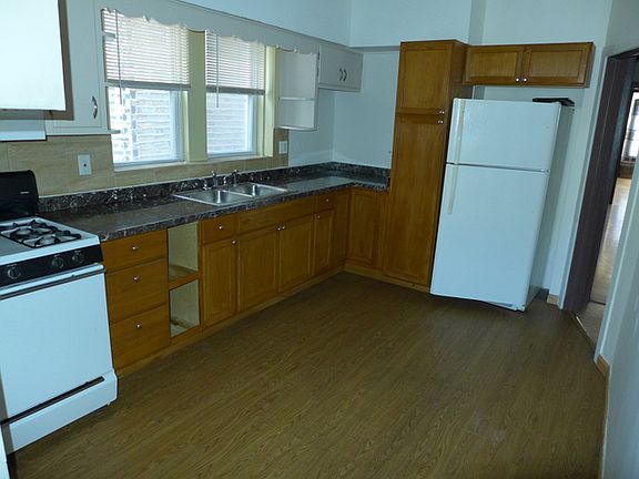 2nd image of 6245 N Claremont Ave #2