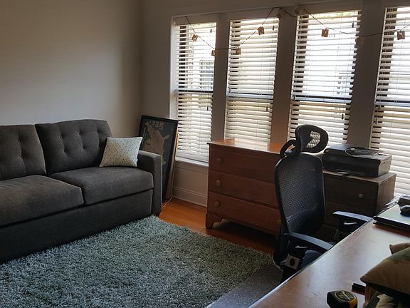4th image of 857 W Ainslie St APT 3W