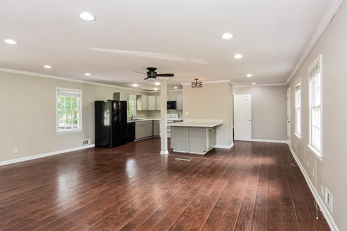 513 Hemlock Dr — Photo 6