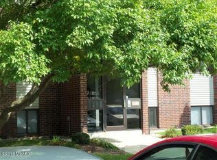 3340 Devonwood Hls NE APT F, Grand Rapids, MI 49525