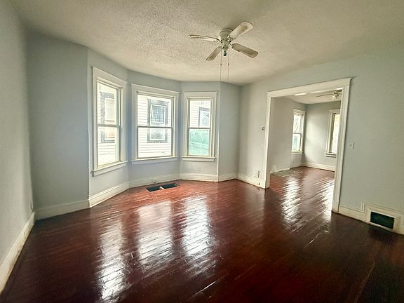 4th image of 3031 Brooklyn Ave