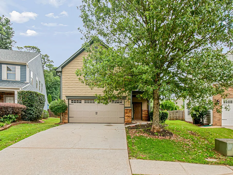 906 Silver Lake Dr