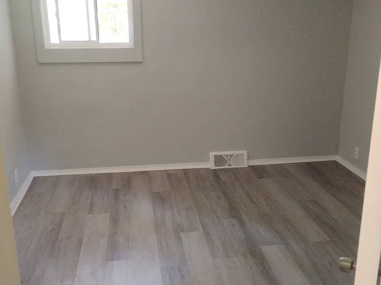 51 Mast Rd #6 — Photo 5