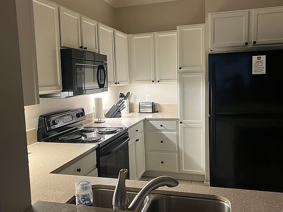 3rd image of 4464 Highland Rd APT 701