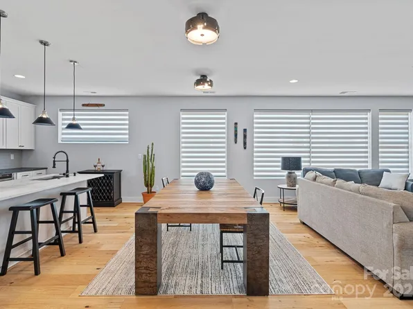 310 Wesley Heights Way, Charlotte, NC 28208