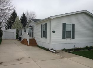 21043 Marquis Dr, Macomb, MI 48044