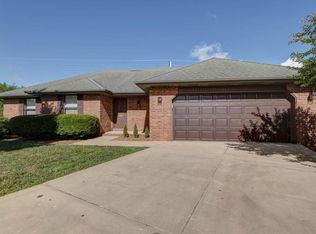 402 W River Birch Ct, Nixa, MO 65714