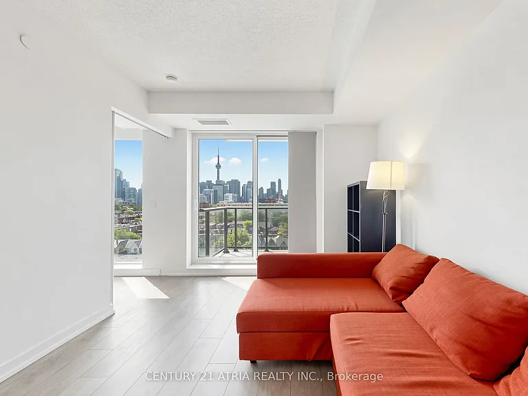 297 College St #910 — Photo 11