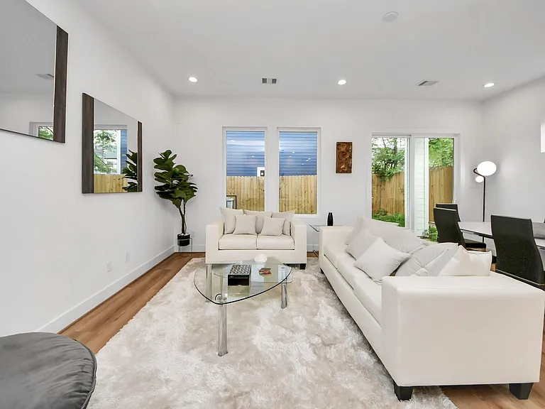 505 Middle St — Photo 16