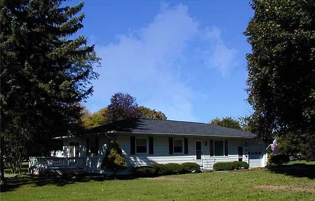 1st image of 390 Park Pl