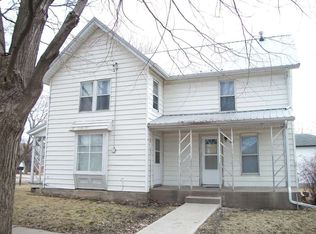 302 S Center St, Lone Tree, IA 52755