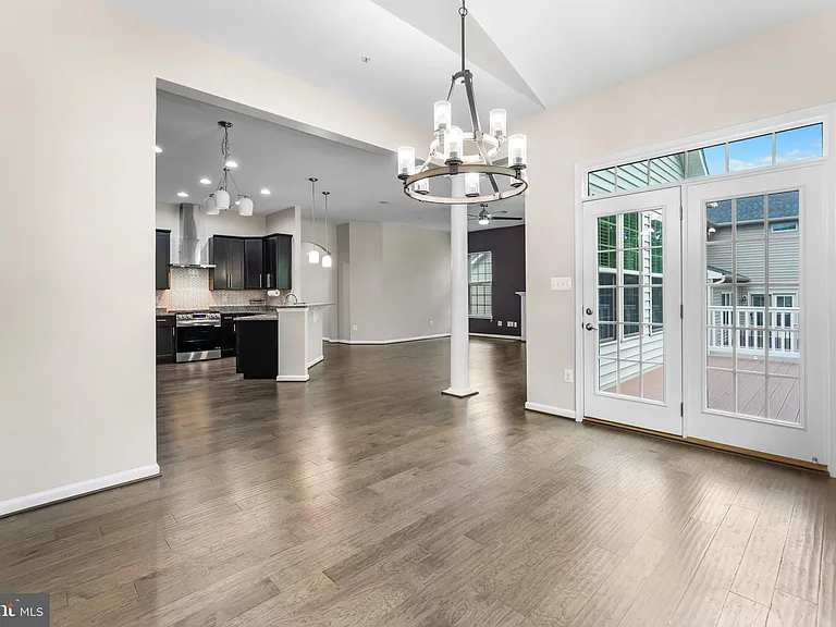 7570 Arundel Woods Dr — Photo 28