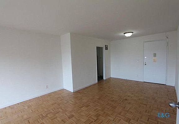 2nd image of 40 W 135th St APT 1M