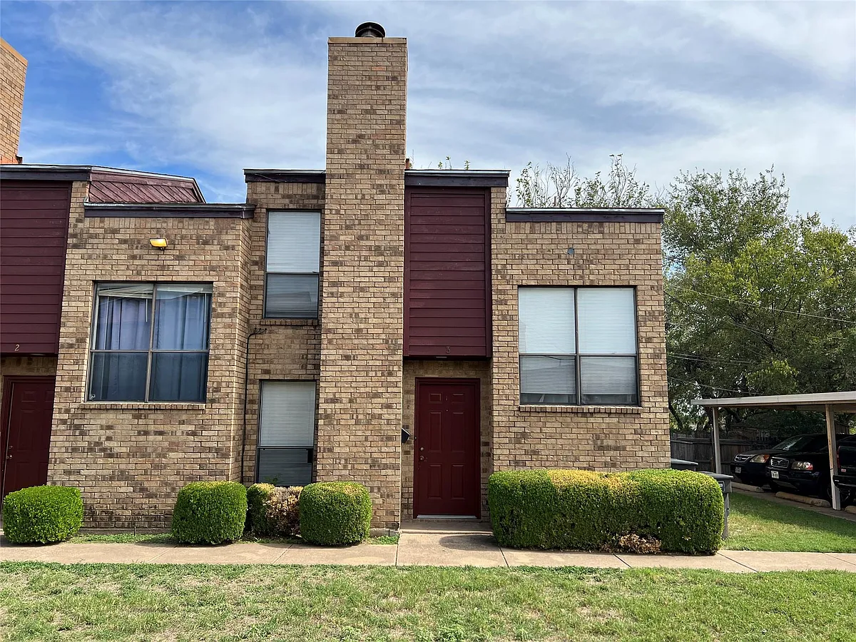 Building Photo - 4825 Diaz Ave #3