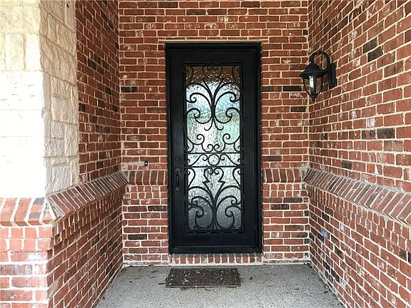 3rd image of 409 Waterlane Dr