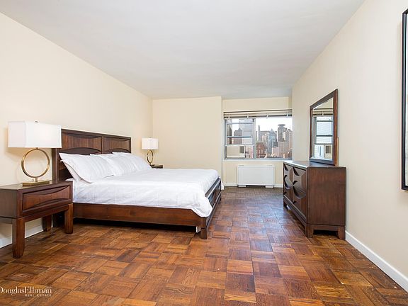 2nd image of 931 Lexington Ave #20M