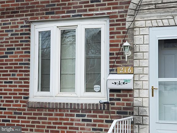2nd image of 216 Pine St