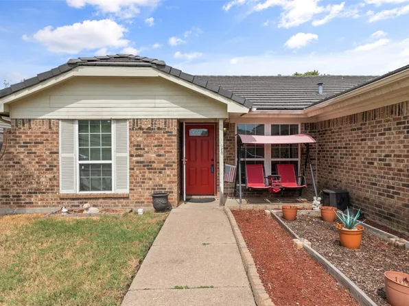 315 Juniper Dr, Arlington, TX 76018