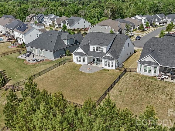 4th image of 4689 Kingswood Dr