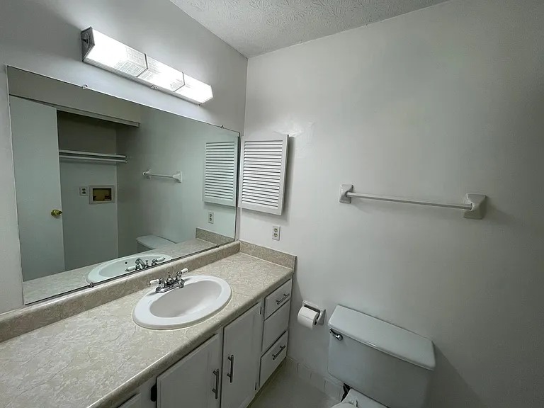 1520 Slade Ave #301 — Photo 8