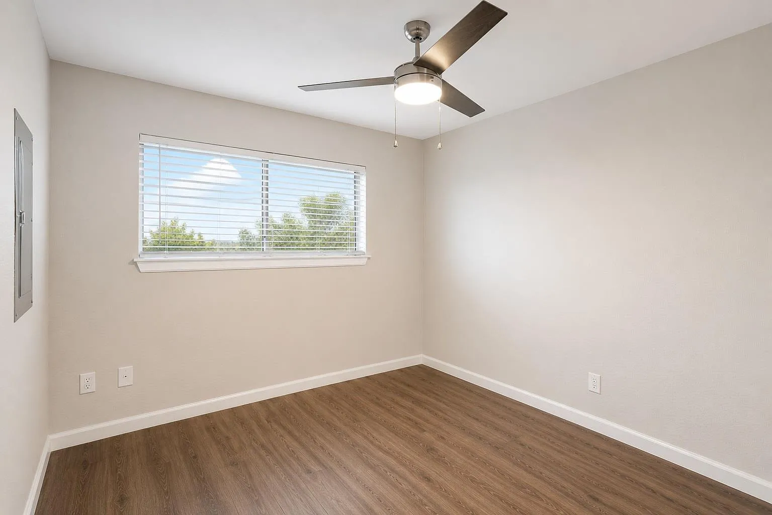 1 bed, 1.0 bath, 351 sqft, $799 — Photo 3