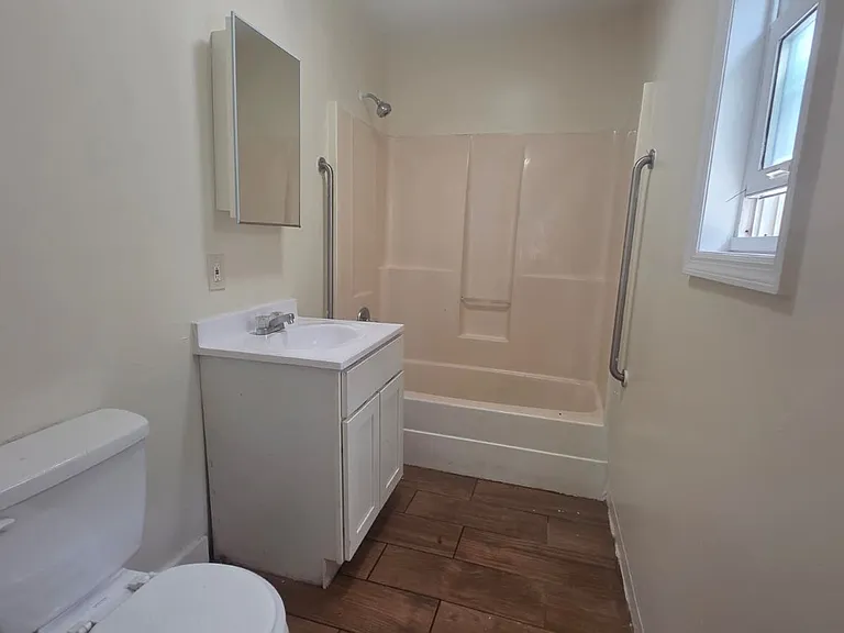 113 Morris St #1 — Photo 5
