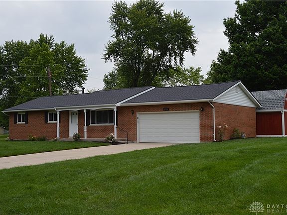 2nd image of 2733 Rosewood Dr