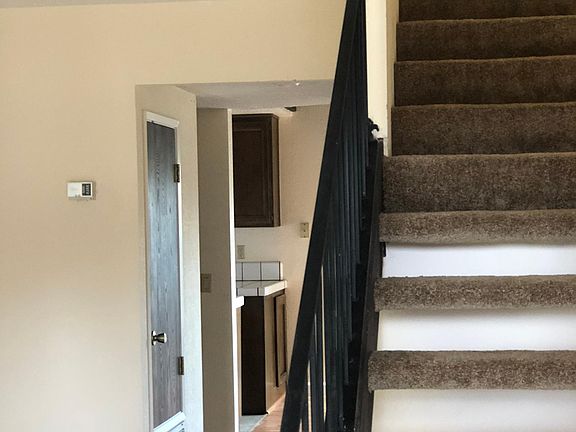Entry and stairs to 2nd level