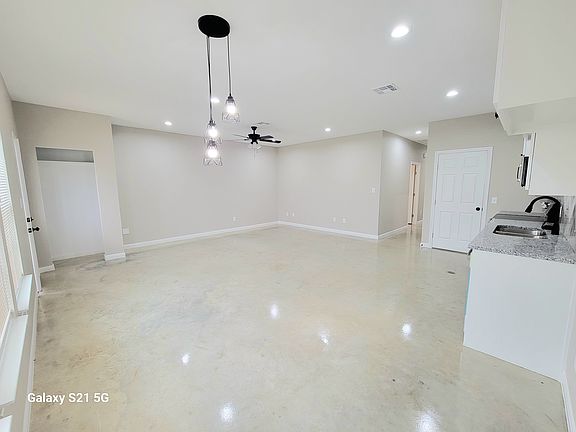 4th image of 630 Pullen St #A