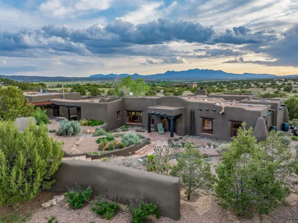 26 Camino Los Angelitos, Lamy, NM 87540