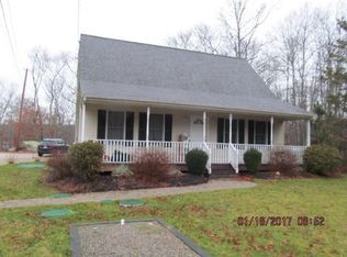 133 Crandall Rd, Tiverton, RI 02878