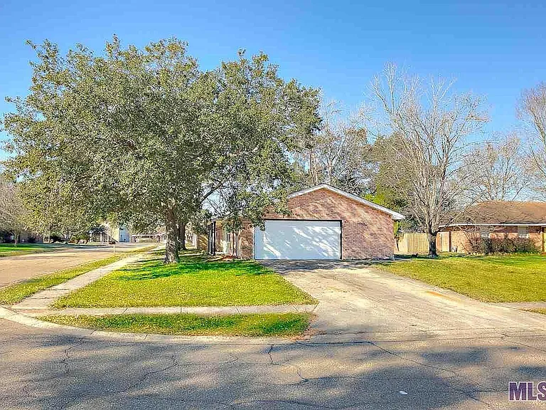 15921 McNeil Ave — Photo 23
