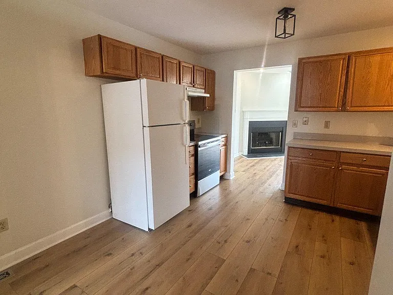 4220 Elm Ct — Photo 8