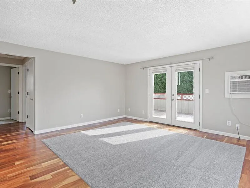 2 bed, 1.0 bath, 775 sqft, $1,700 — Photo 3