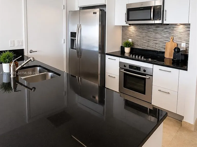 50 Biscayne Blvd #4106 — Photo 3