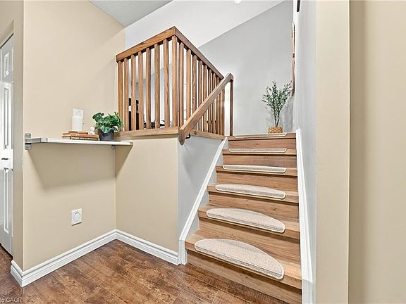 4th image of 3453 Hannibal Rd