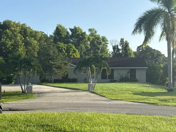 170 5th St, Naples, FL 34113