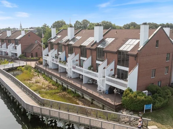 126 Merrimac St Unit 50, Newburyport, MA 01950