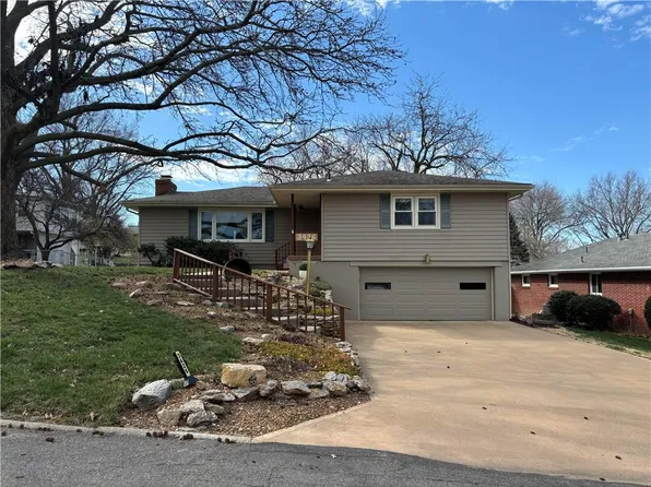 3426 Linda Ln, Saint Joseph, MO 64506