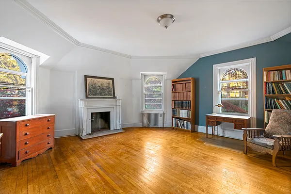 Sold by Christie's International Real Estate Group, LLC | media 13