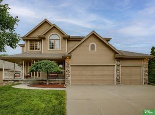 8022 S 104th St, La Vista, NE 68128