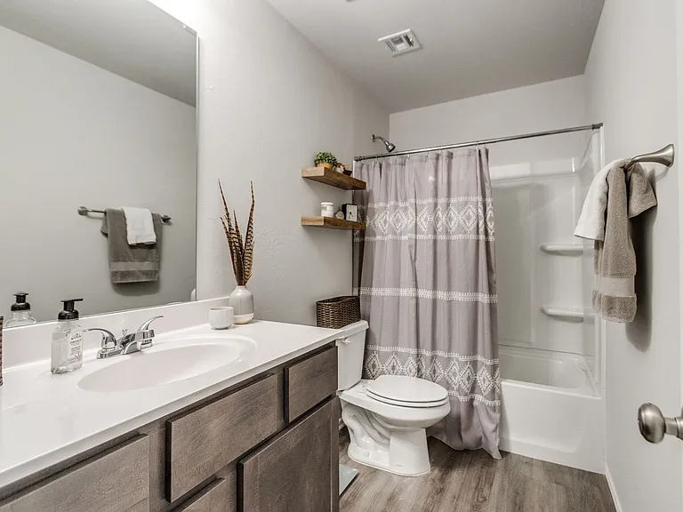 823 Highgarden Cir — Photo 17