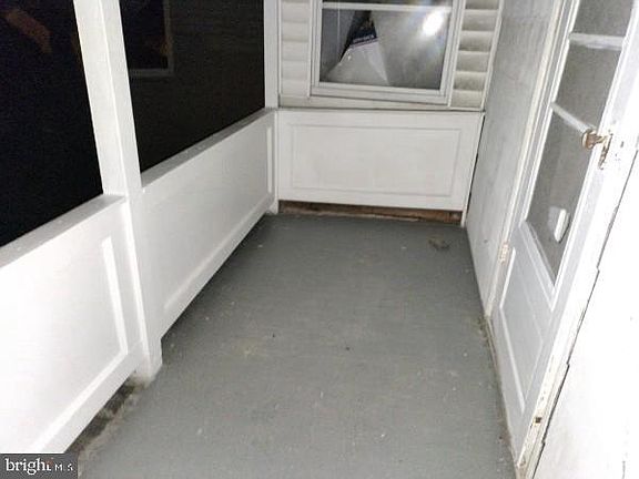 3rd image of 931 W Spruce St