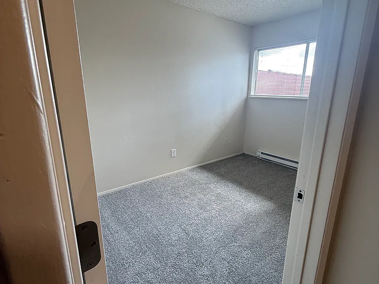 4624 SE 64th Ave #1 — Photo 5