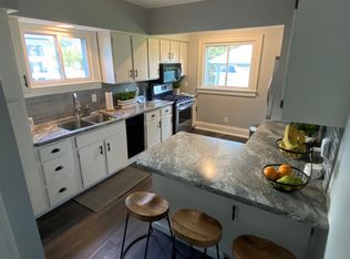 194 Hurstbourne Rd, Rochester, NY 14609