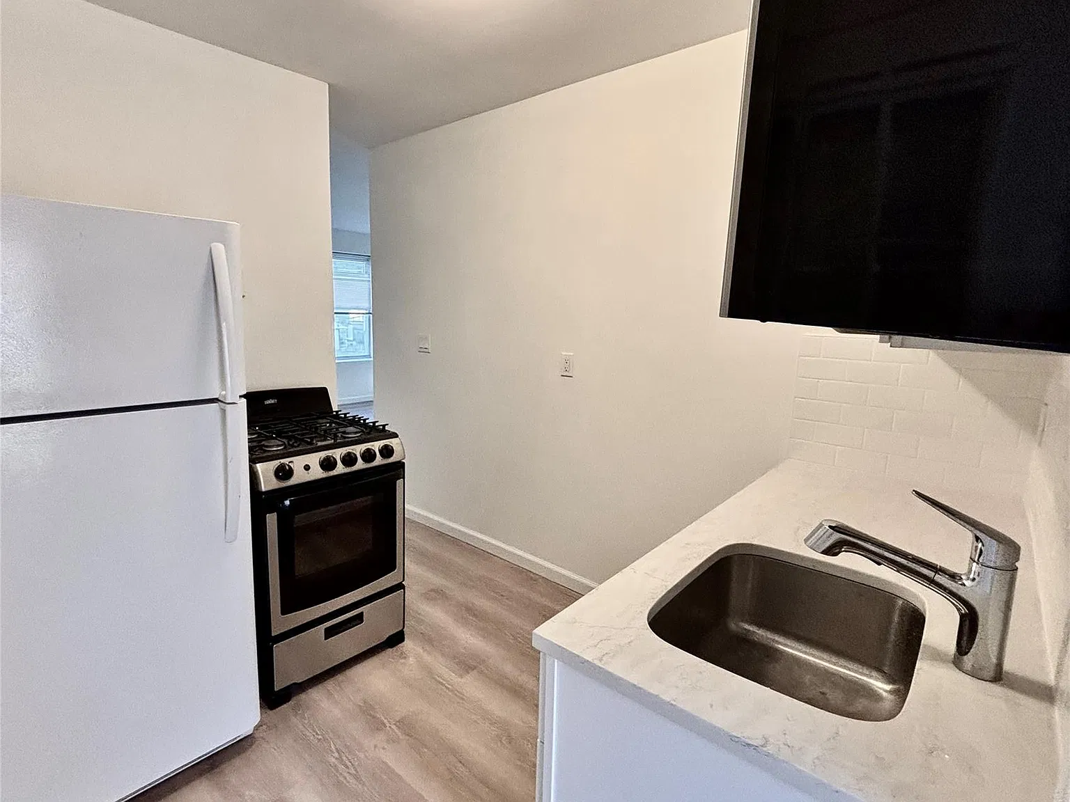 1 bed, 1.0 bath, 510 sqft, $1,925 — Photo 4