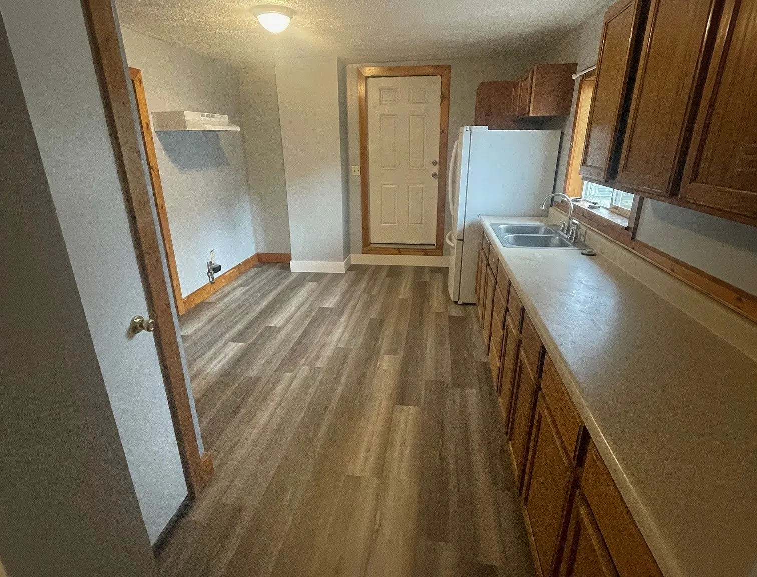 3 bed, 800 sqft, $760 — Photo 3