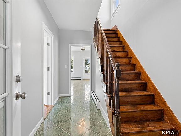 3rd image of 68 Reservoir Avenue